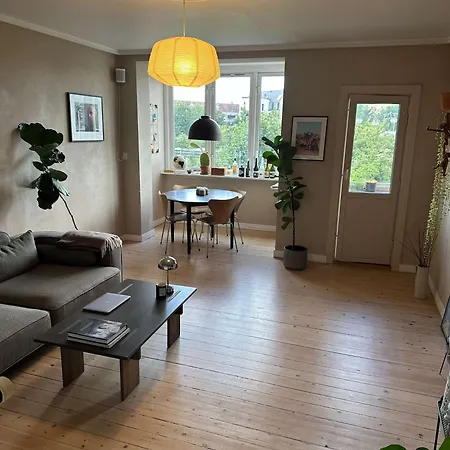 Cozy Bright 2 Copenhagen